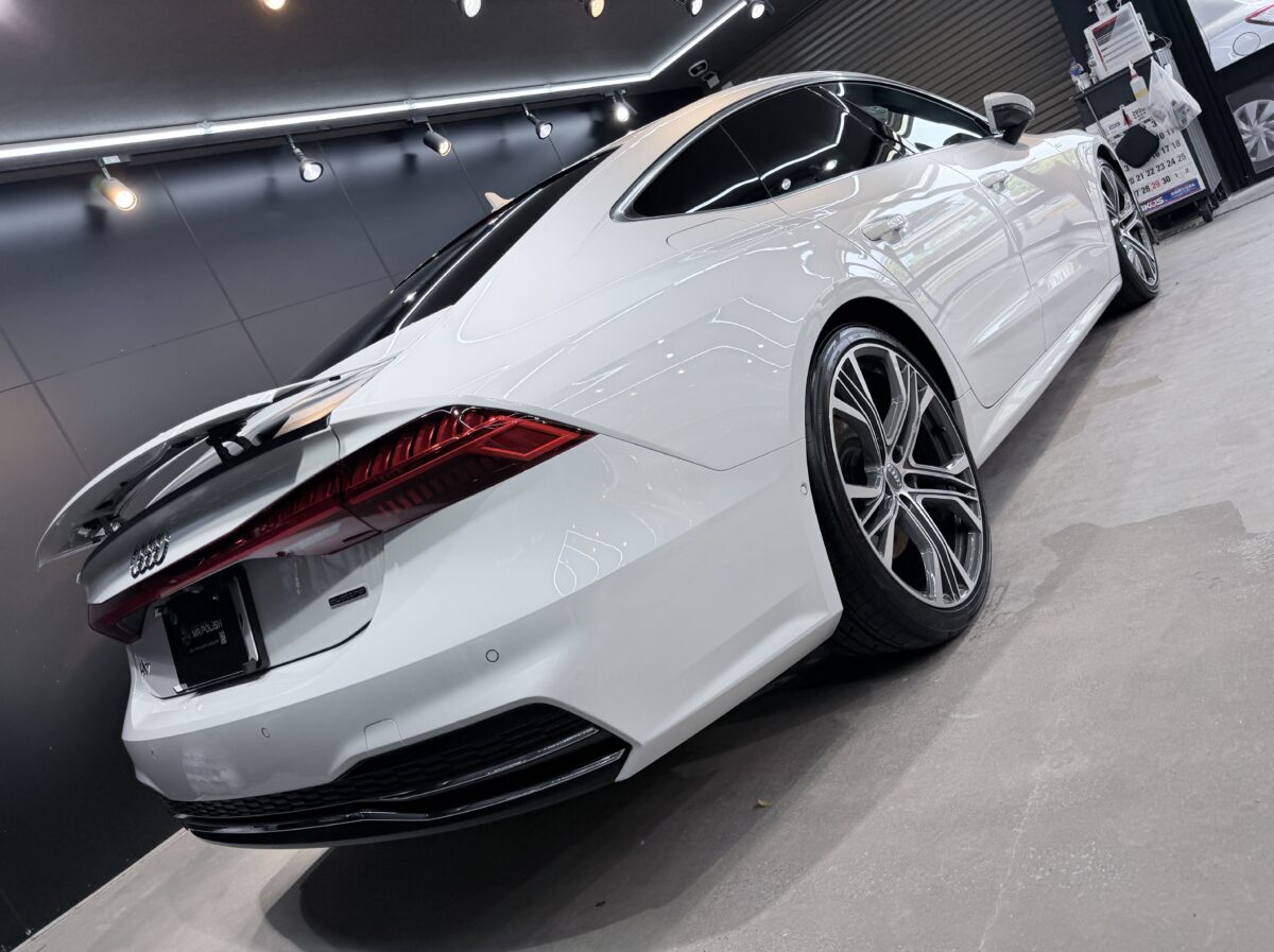 AUDI A7 セラミックコーティング二層の施工完了