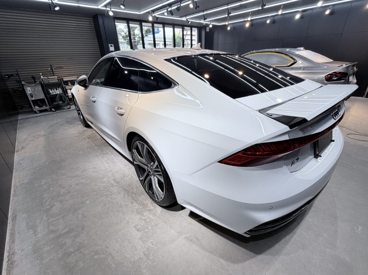 AUDI A7 セラミックコーティング二層の施工完了