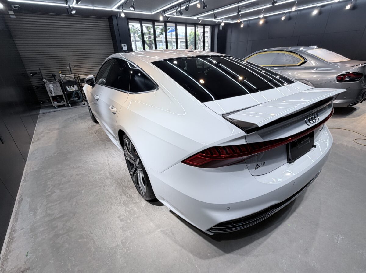 AUDI A7 セラミックコーティング二層の施工完了