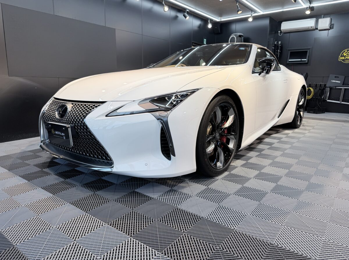 LEXUS LC500へのセラミックコーティング二層の施工完了|一緒に眺めた瞬間