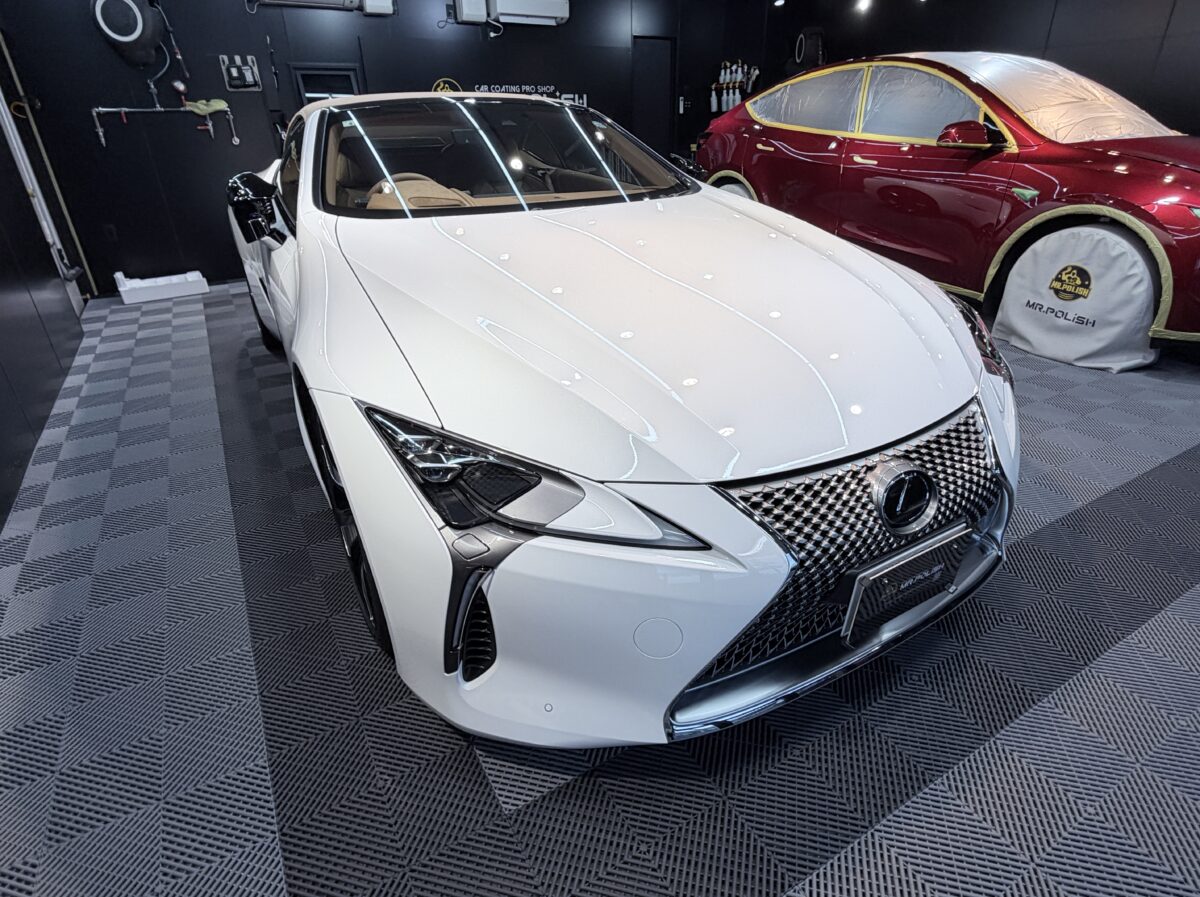LEXUS LC500へのセラミックコーティング二層の施工完了|一緒に眺めた瞬間