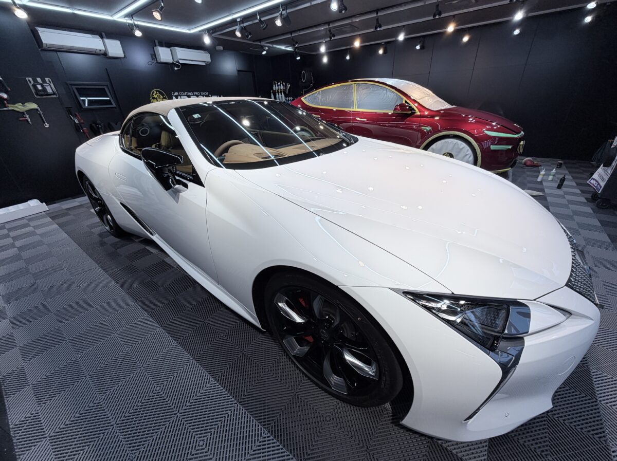 LEXUS LC500へのセラミックコーティング二層の施工完了|一緒に眺めた瞬間