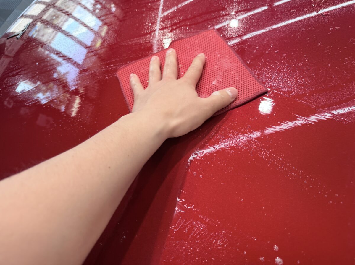 モデルY 鉄粉除去作業