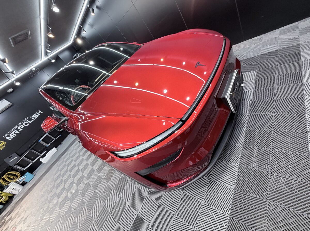 テスラ モデルYへセラミックコーティングの施工完了