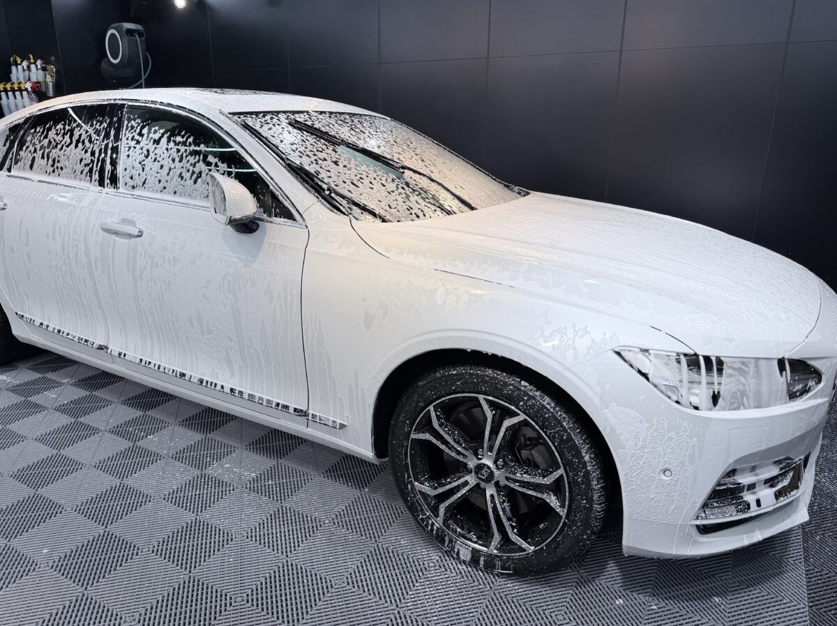 S90 細部洗浄の様子