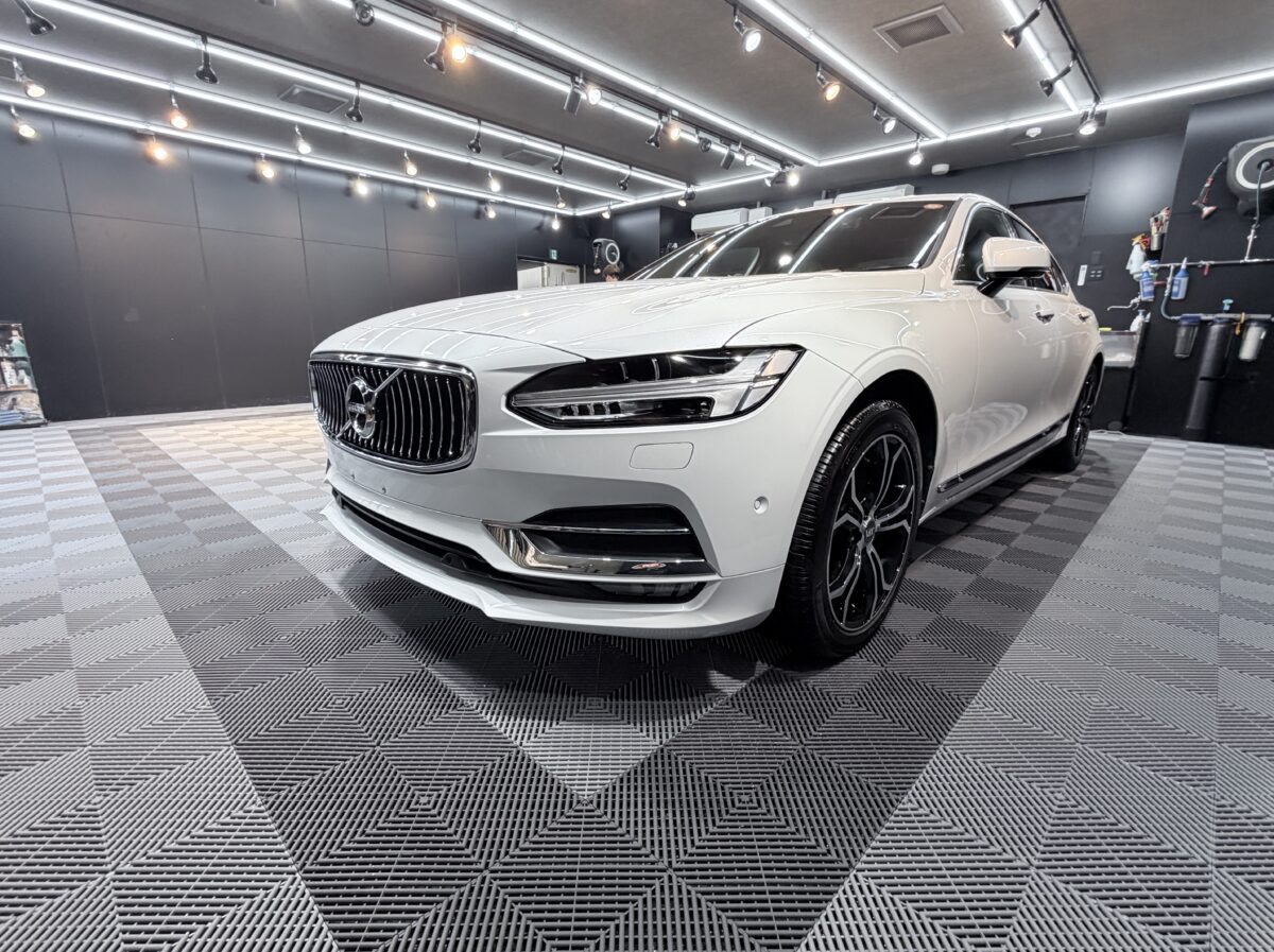 経年車 ボルボ S90｜ガラスコーティング＋窓ガラス撥水加工＋ホイール脱着両面コーティング施工 ／ 神奈川県横浜市磯子区T様より
