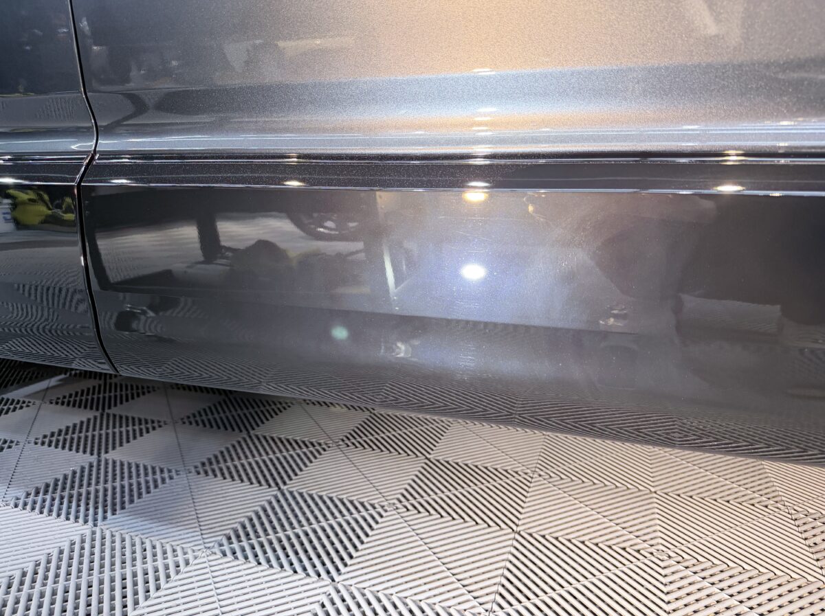 施工前の状態|新車特有のくすみ