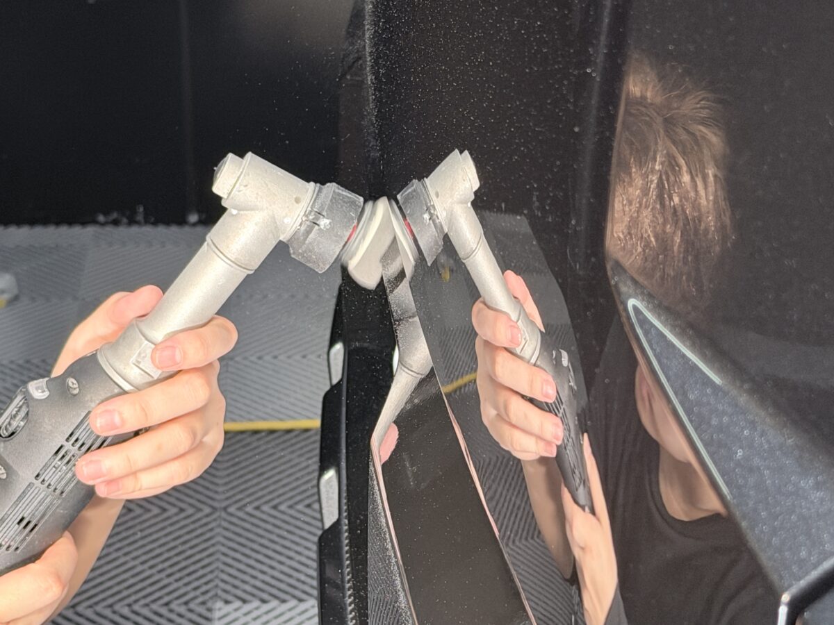 デリカ D5 研磨作業