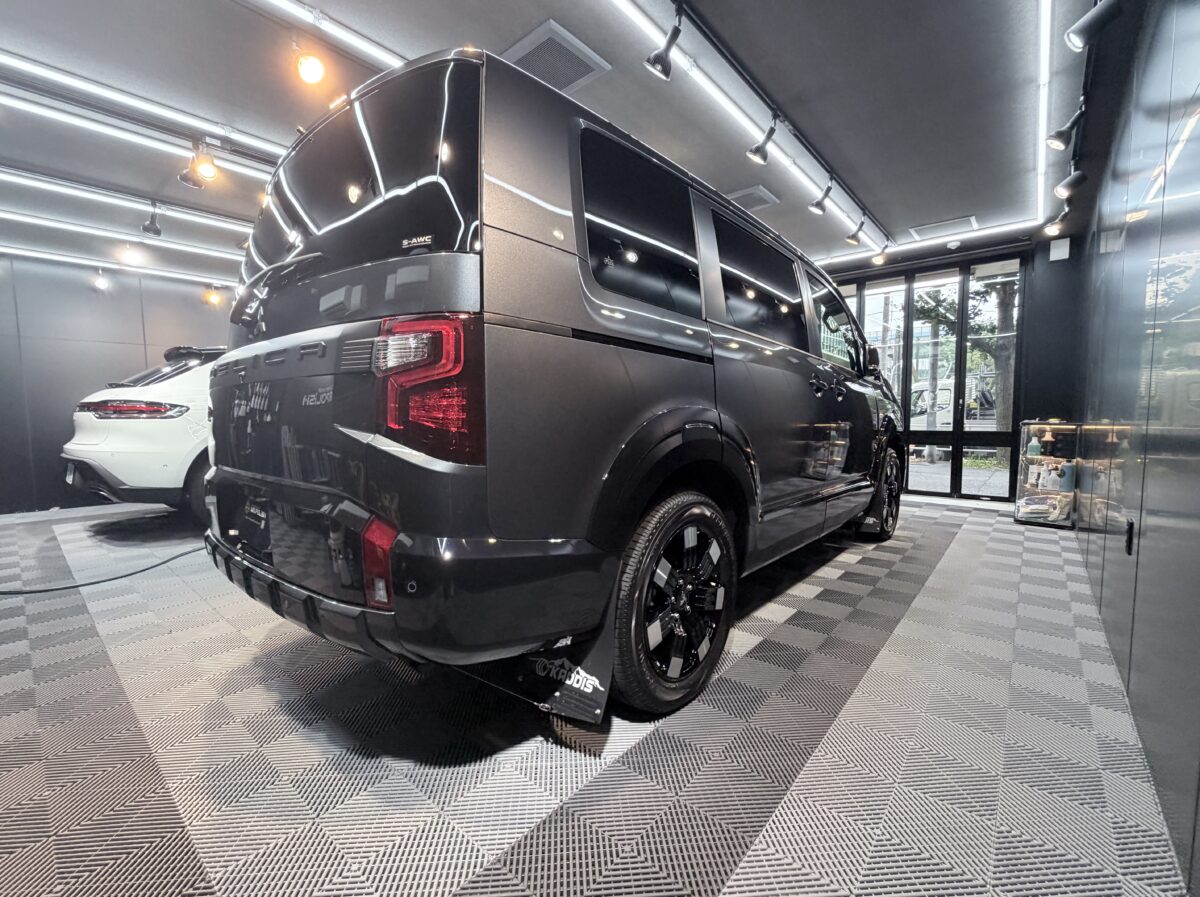 デリカ D5へガラスコーティングの施工完了