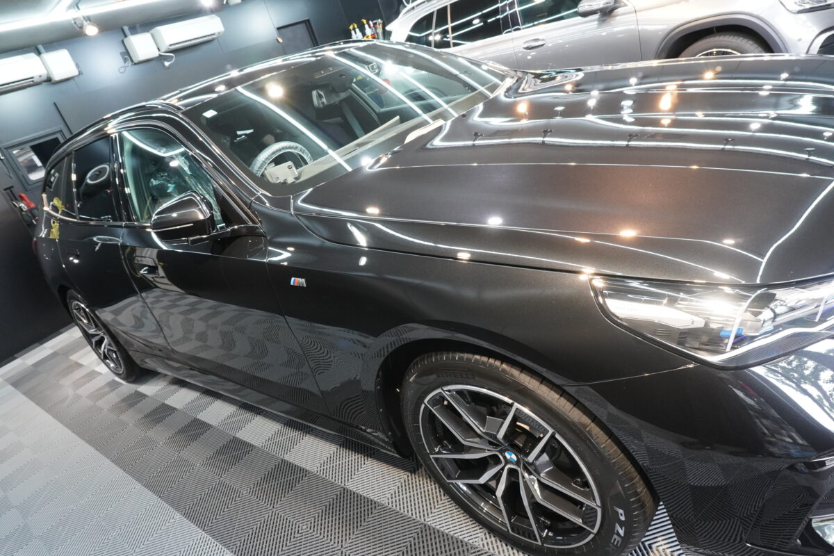 BMW5シリーズへセラミックコーティング二層 servFaces施工が完了