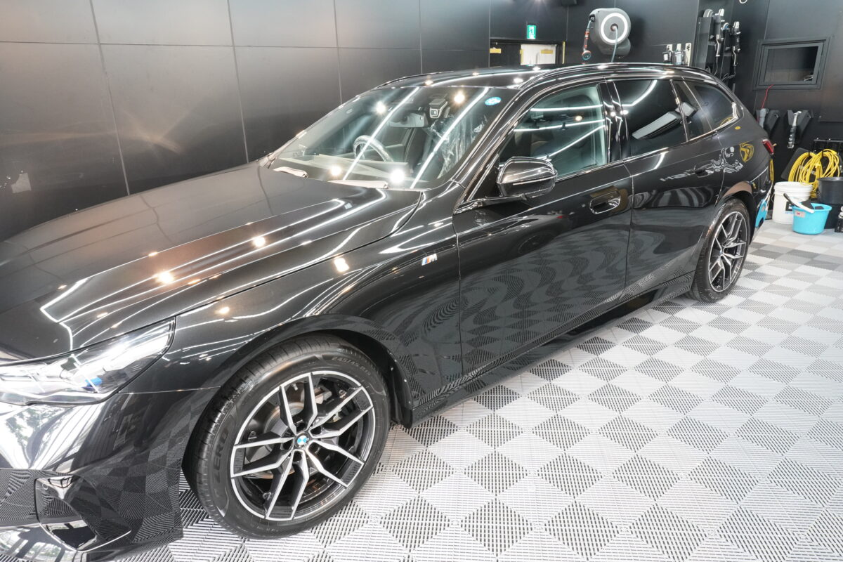BMW5シリーズへセラミックコーティング二層 servFaces施工が完了