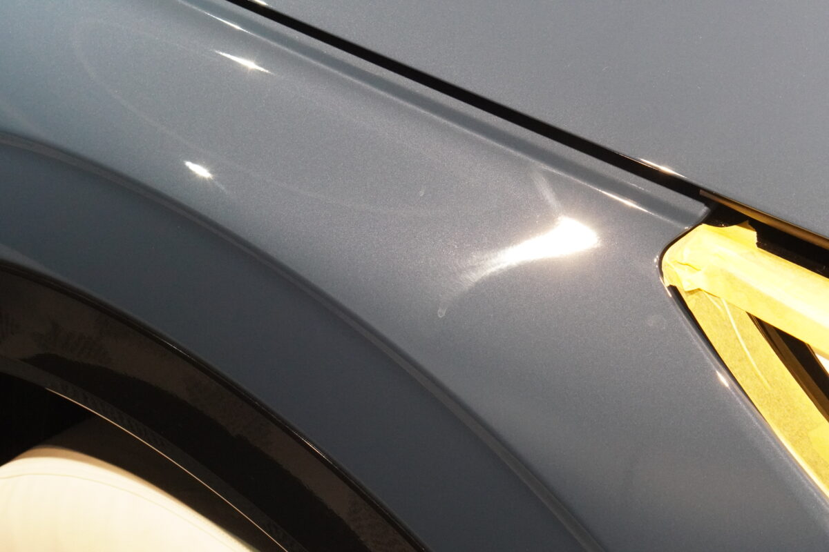 STEP1｜新車ヴェゼルの塗装状態をチェック
