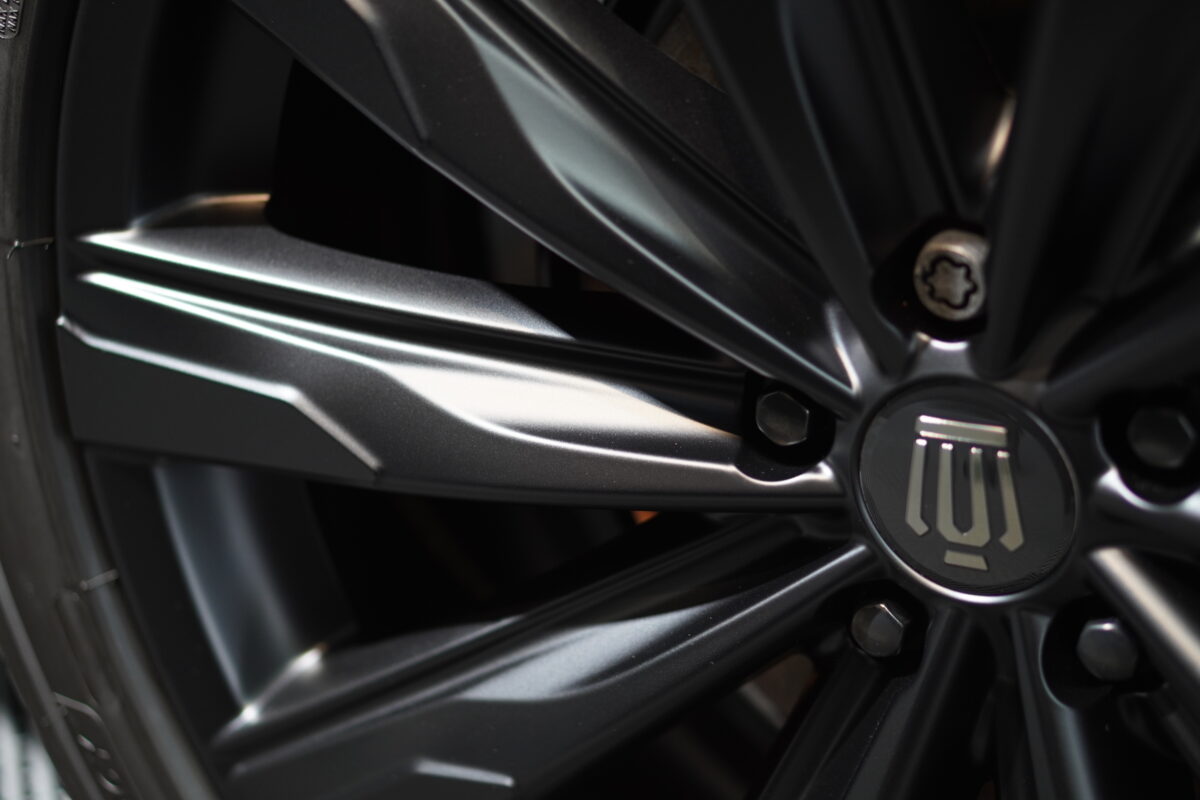 マットホイールは綺麗な新車時にコーティング