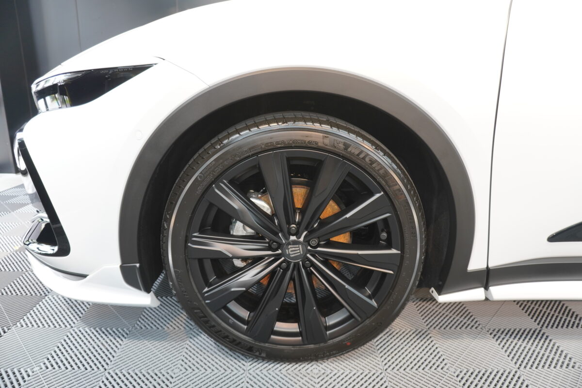 新車クラウンクロスオーバー|セラミックコーティング施工完成