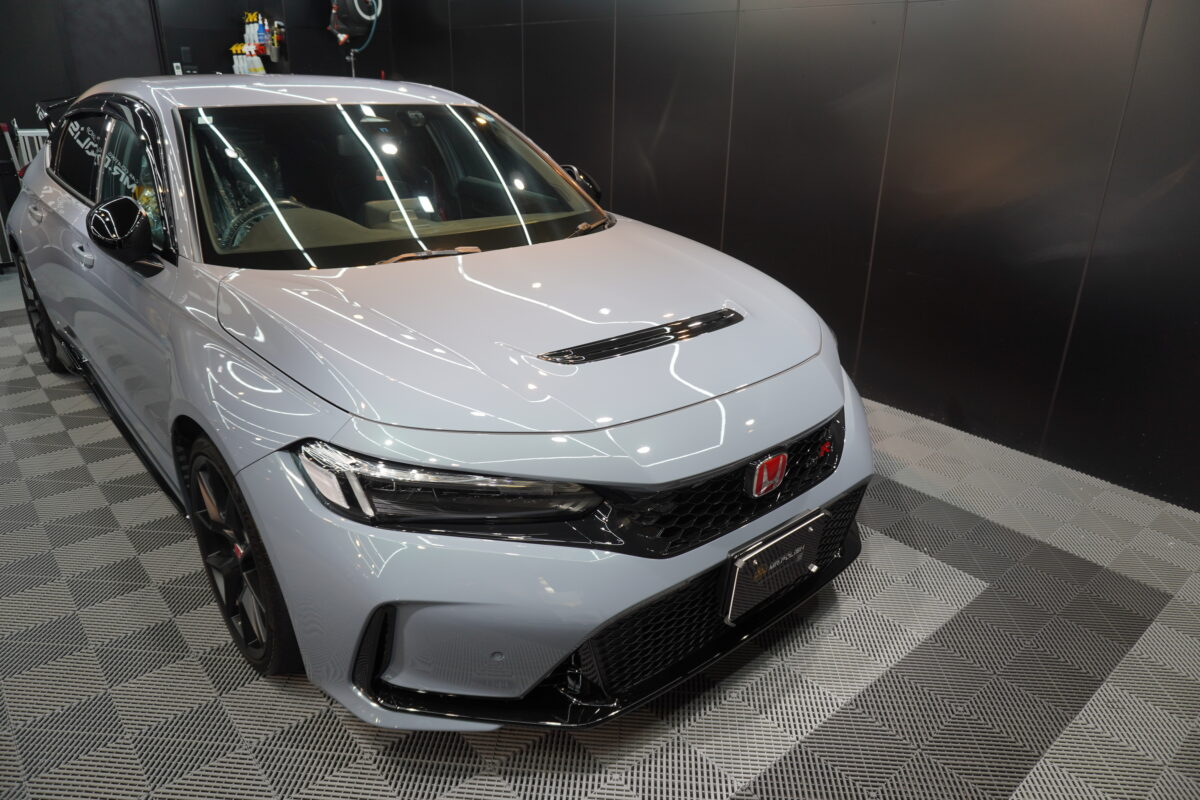 ホンダ シビック TYPE Rの二層セラミックコーティング施工完了