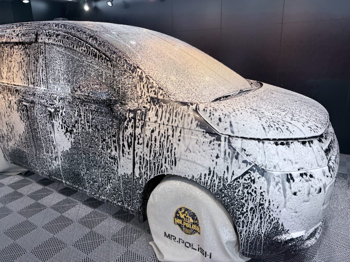 脱脂洗車・純水仕上