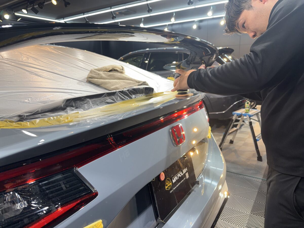 新車のシビックでもコーティング前に研磨する理由